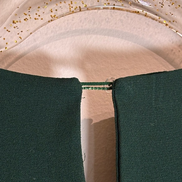 Tuckernuck POMANDER PLACE Hunter Green Carlota Peplum Blouse Size Small - Picture 8 of 8